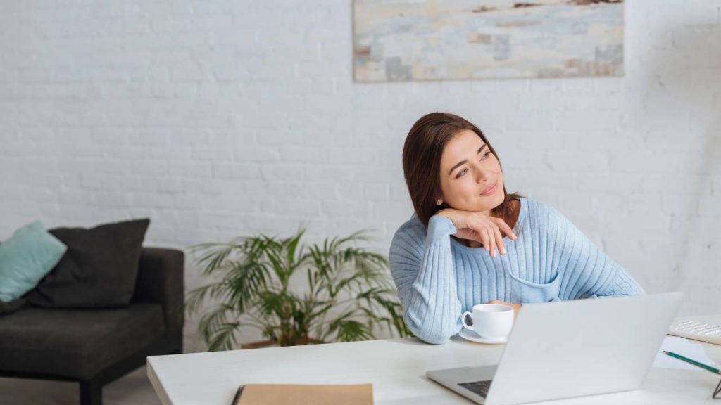 A prática de 10 minutos que melhora o humor e ajuda a evitar gastos impulsivos