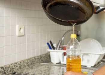 Como óleo usado pode se transformar em sabão e gerar grande economia
