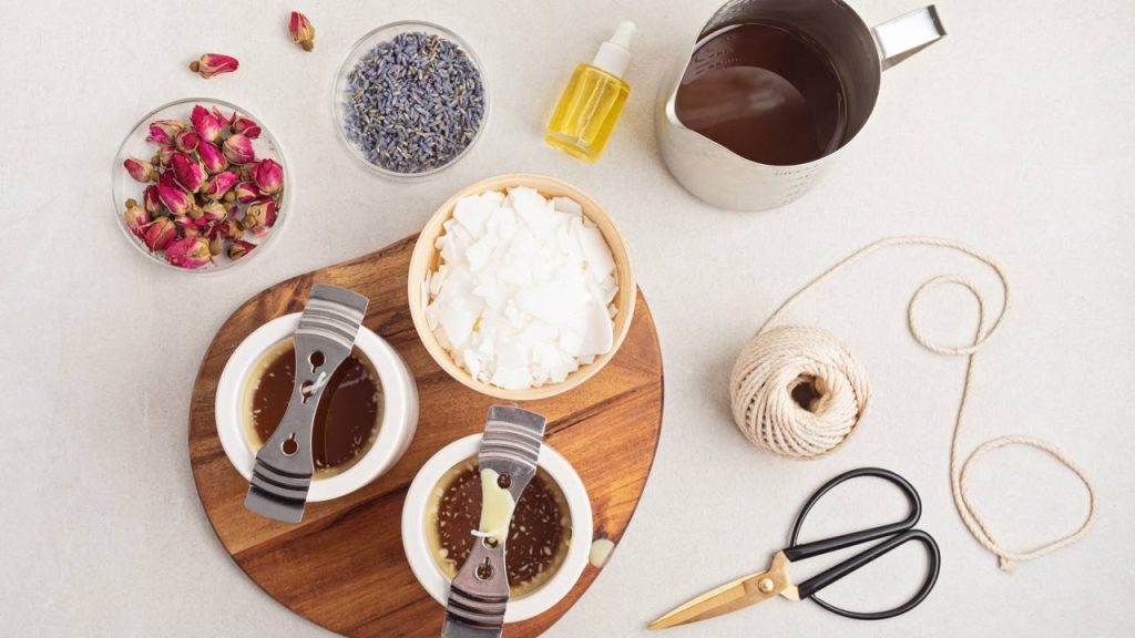 Aprenda a fazer velas caseiras com restos de parafina e economize R$ 30