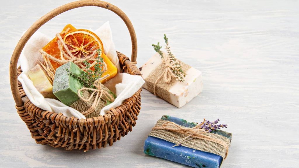 Transforme sabonetes e shampoos em barra em um negócio lucrativo