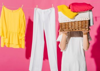 2 receitas para economizar R$ 80 na lavanderia todo mês