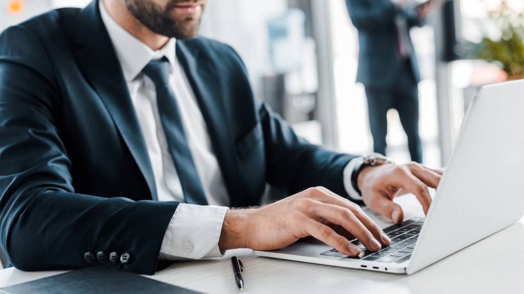 A profissão de tecnologia que mais cresce no Brasil e paga até R$18 mil