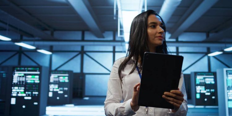 Empregos que não exigem diploma oferecem inserção rápida e bons salários no Brasil