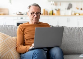 Alerta para idosos e aposentados sobre o golpe do falso técnico de TV a cabo