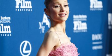 Cantora do hit "thank u, next", quebrou recordes de streaming, ganhou 2 Grammys e tem uma fortuna de US$ 240 milhões