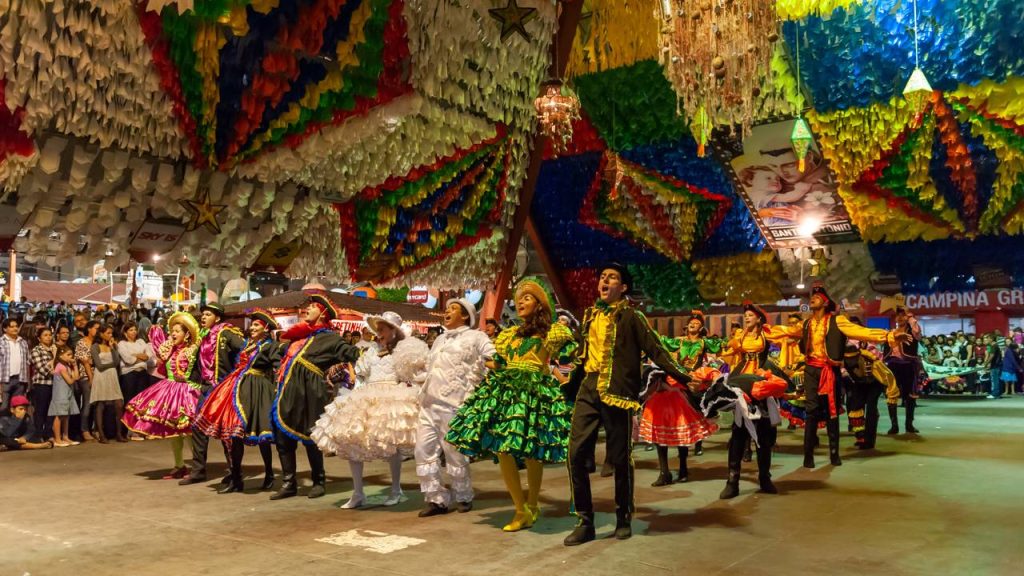 Cidade fundada há 160 anos é a maior do Brasil em festas juninas, pois abriga o maior São João do mundo no coração do agreste paraibano