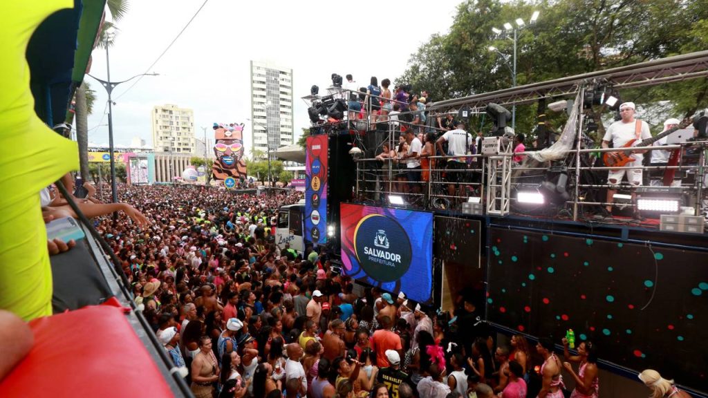 Entre o axé e o pôr do sol, essa cidade celebra o melhor da cultura brasileira