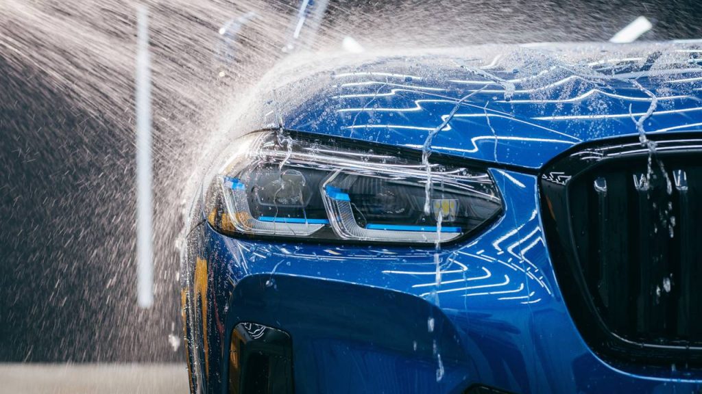 Motoristas descobrem que o segredo para manter o brilho do carro está nos pequenos hábitos de lavagem e proteção