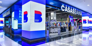 Casas Bahia melhora receita, mas prejuízo de quase R$ 500 milhões derruba ações