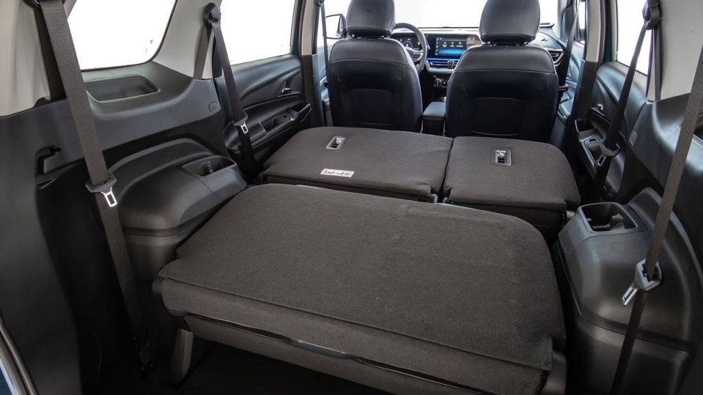 Famílias ficam surpresas com o novo carro de 7 lugares acessível, que acomoda todo mundo e ainda economiza combustível