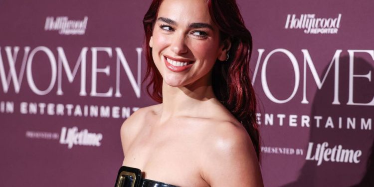 Artista que já venceu 3 prêmios Grammy, se tornou um ícone global da moda e tem um patrimônio de US$ 35 milhões