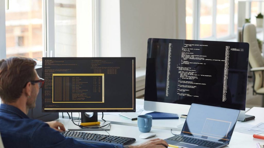 Profissões disputadas que pagam bem logo na contratação