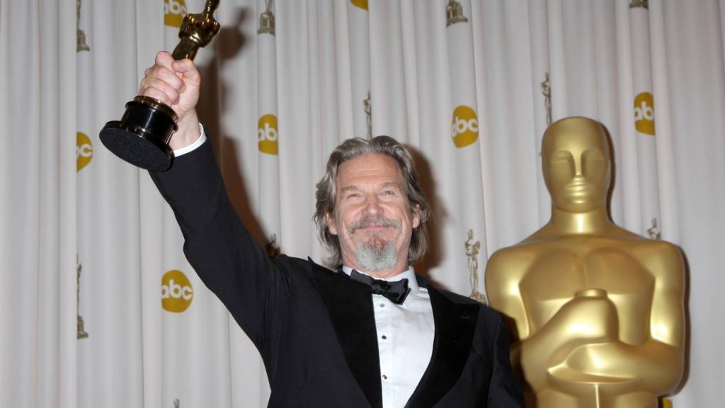 Ator que recebeu o Cecil B. DeMille Award por sua carreira, ganhou um Oscar e um Globo de Ouro e tem uma fortuna de US$ 100 milhões