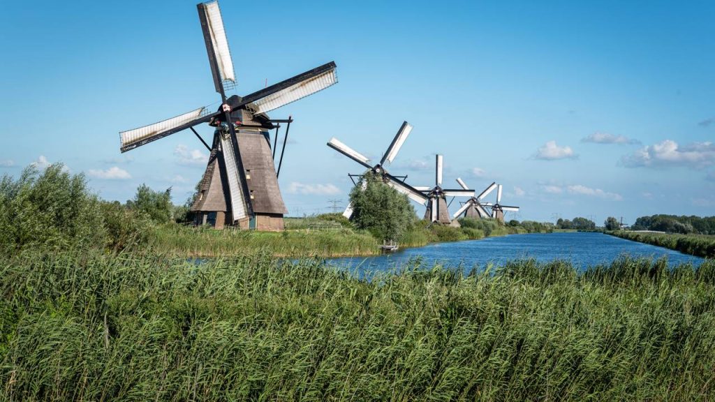 Destino cheio de canais, flores e boa gastronomia vira sonho de viagem para brasileiros