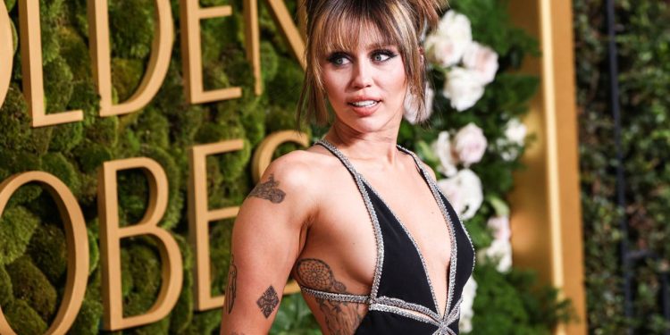 Cantora que foi de estrela da Disney a um ícone da música pop e tem uma fortuna de US$ 160 milhões