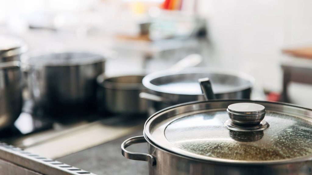 O truque barato que resolve 7 problemas domésticos e evita gastar R$ 500