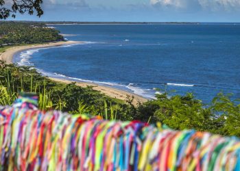 Com sua fundação em 1534 e berço do descobrimento, a cidade baiana tornou-se o maior monumento histórico e turístico de todo o território brasileiro