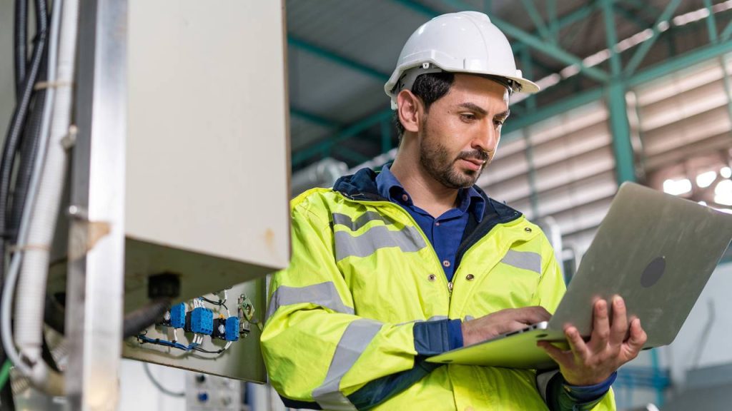 Profissionais que fugiram das carreiras saturadas estão encontrando sucesso com salários de R$ 15 mil por mês