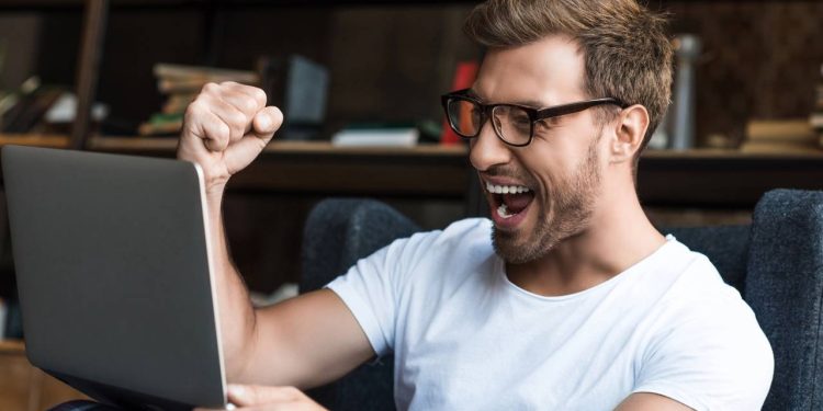 Profissionais que fugiram das carreiras saturadas estão encontrando sucesso com salários de R$ 15 mil por mês