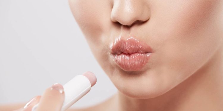 Aprenda a fazer cosmético caseiro e evite o gasto de R$ 30,00 por mês