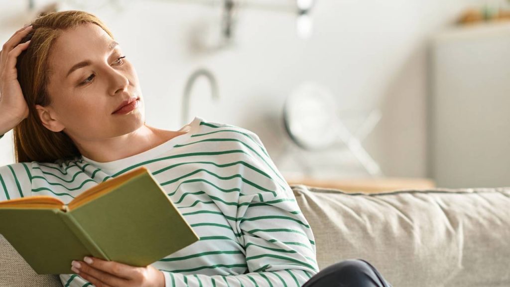 O cantinho de leitura mais aconchegante que você pode montar gastando pouco