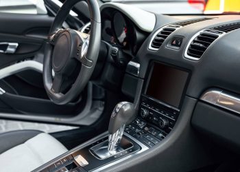 Novo modelo barato com multimídia sem fio conquista motoristas de todo o país