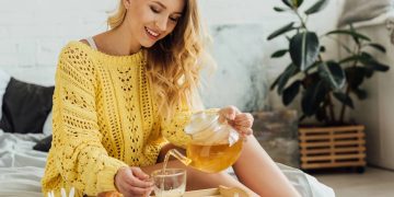 Esse chá é o segredo para combater o envelhecimento por menos de R$ 20