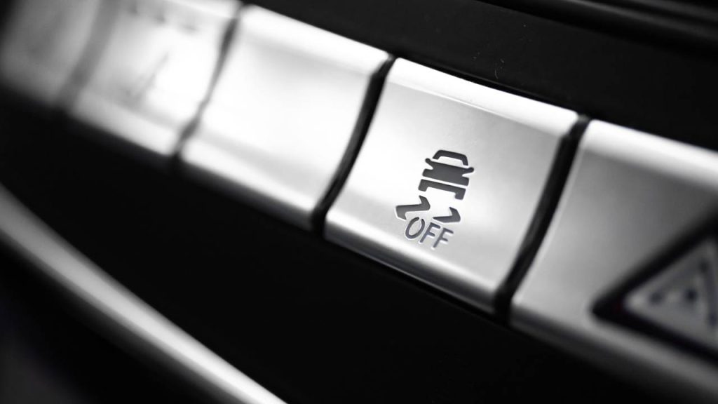 Brasileiros se impressionam com os novos hatches que unem tecnologia e economia