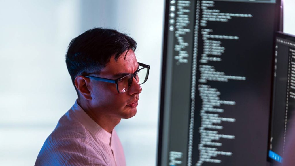 As carreiras que estão transformando o mercado de trabalho e dobrando salários de quem investe em capacitação