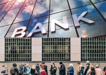 Brasileiros que vão a agências bancárias precisam conhecer a lei que limita o tempo na fila