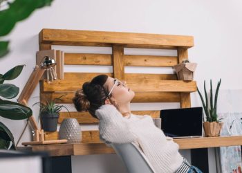 O segredo das salas mais aconchegantes está nesta ideia barata