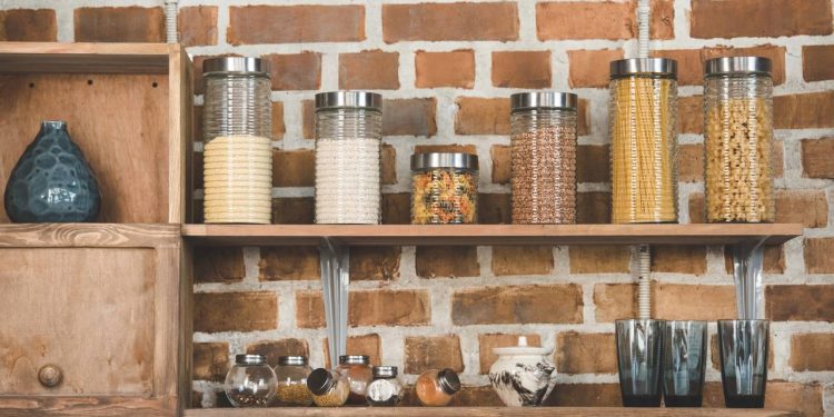 Gaste só R$ 10 e resolva a bagunça da cozinha com potes de vidro