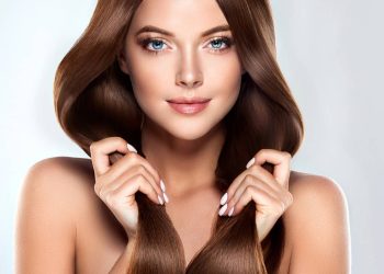 Shampoos baratos que deixam o cabelo macio e brilhante - Créditos: depositphotos.com / Sofia_Zhuravets