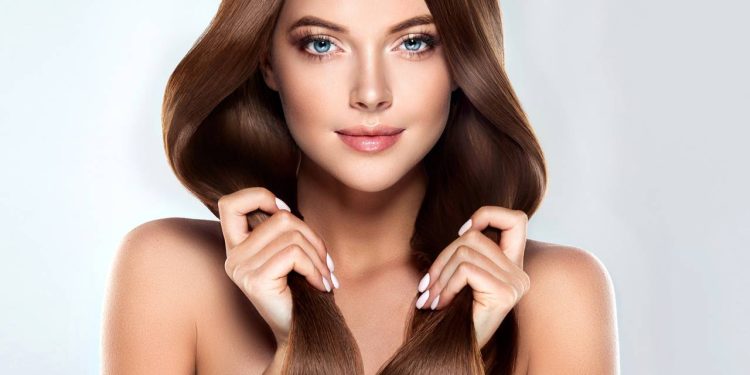 Shampoos baratos que deixam o cabelo macio e brilhante - Créditos: depositphotos.com / Sofia_Zhuravets