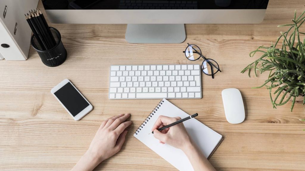 Conheça as opções mais econômicas de teclados para investir no seu home office