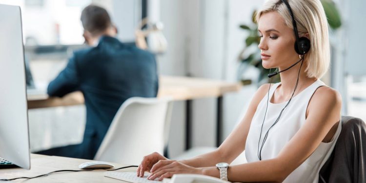 Três fones de ouvido custo-benefício de até R$ 200 para estudar e trabalhar