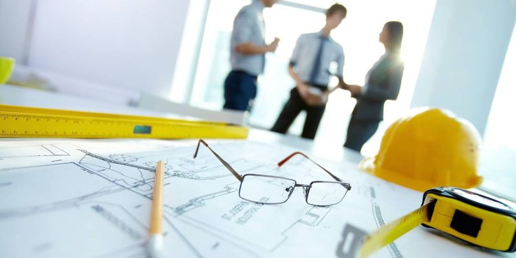 Profissões pouco conhecidas pagam mais de R$ 12 mil e sobram vagas no Brasil em 2025