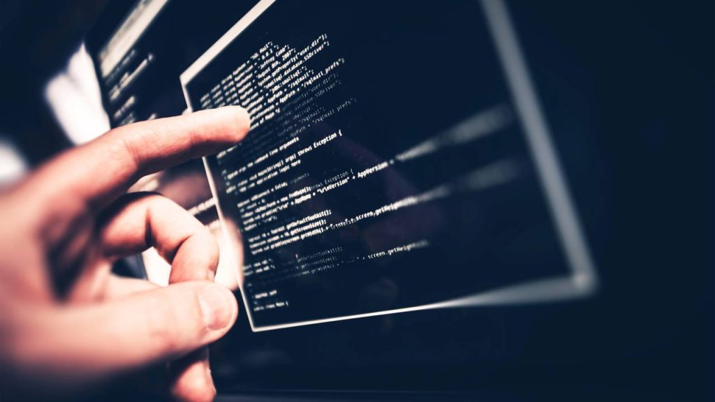 A linguagem esquecida que faz programadores ganharem R$ 7 mil por mês