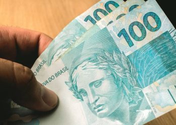 Brasileiros estão ganhando até R$ 1.000 com essa nota de R$ 100
