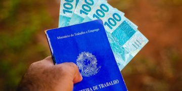 Trabalhadores de carteira assinada estão atentos as regras das férias, segundo a CLT