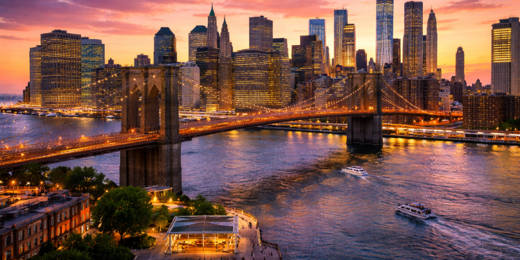 Esse local chama atenção pelo clima com estações bem definidas e uma rotina urbana intensa