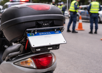 A moto tem algo na traseira que pode gerar dor de cabeça, mas poucos notam até ser tarde