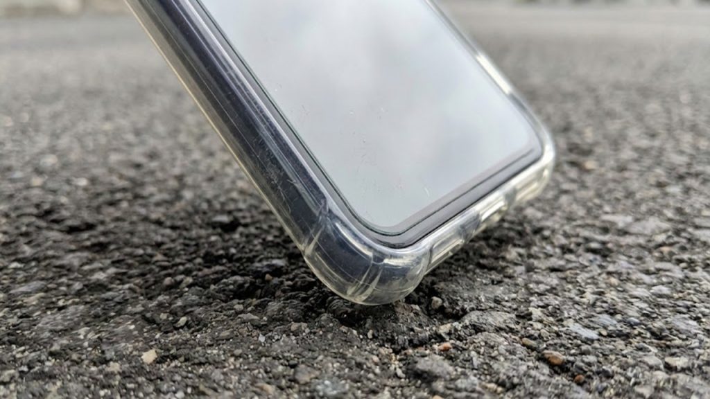 Capinhas acessíveis impressionam com resistência e evitam trincas no celular