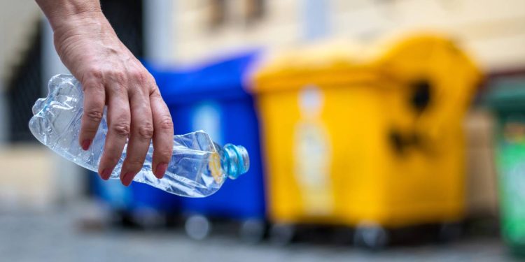 Moradores de condomínios precisam ficar atentos à nova lei da separação do lixo