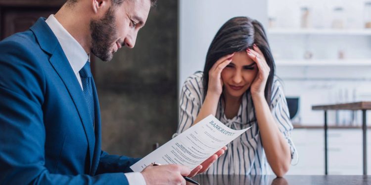 Atenção, a lei proíbe que você seja cobrado por dívidas no seu trabalho ou em horários de descanso
