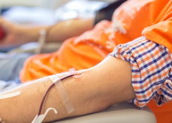 Trabalhadores brasileiros que doam sangue precisam saber deste direito garantido por lei