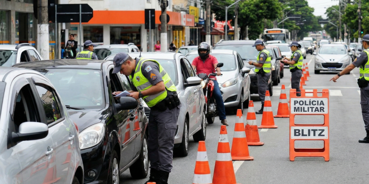 Motoristas estão sendo surpreendidos em blitz por detalhe ignorado