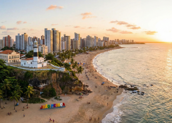 A capital litorânea mais tranquila do Nordeste para viver bem perto do mar
