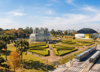 Capital mais fria do país, vira referência em urbanismo verde e qualidade de vida no Sul