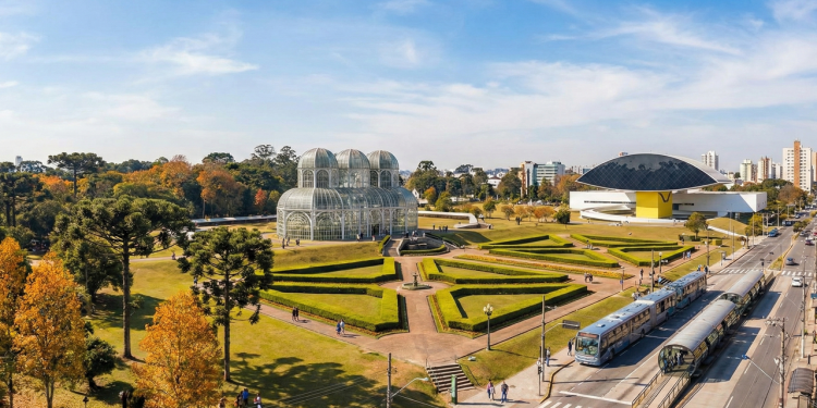 Capital mais fria do país, vira referência em urbanismo verde e qualidade de vida no Sul